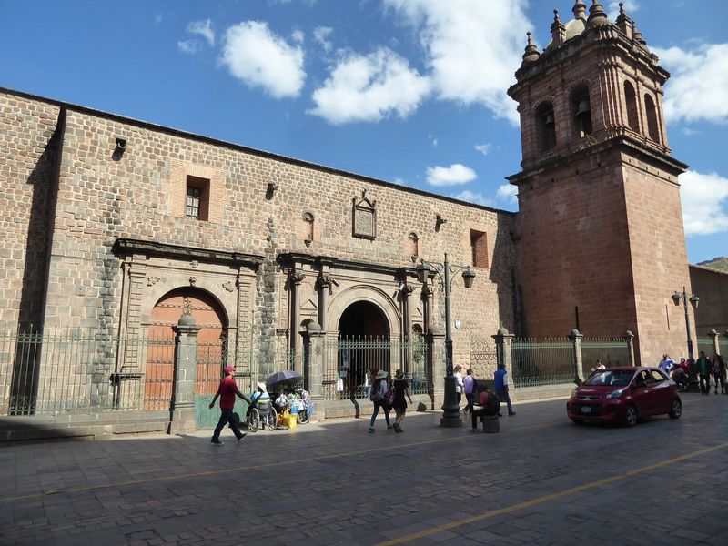 Ditto the Iglesia Santa Clara from 1622 and built stoutly enough to have survived the quake of 1650. The tower's a later addition.