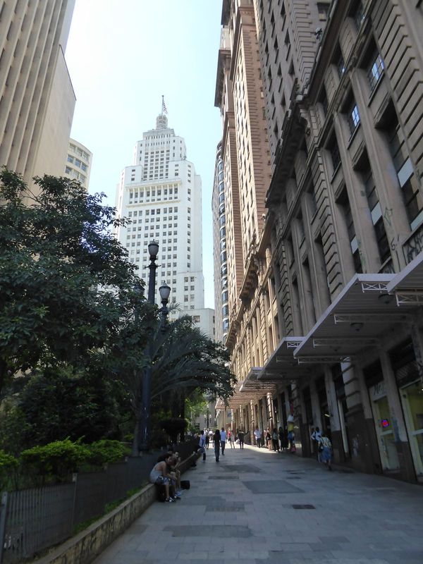 Apparently the Banespa tower was the world's tallest building outside the US from 1947 until 1953. The bank itself was sold in 2000 to Spain