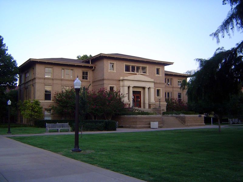 Facing Old Science is its near contemporary Carnegie Building, built as the university library but serving later as the university high scho