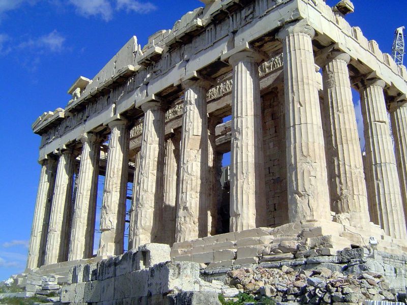 The Parthenon's west facade. The inner rank of 6 columns wraps a porch beyond which there was a windowless room, a treasury filled not with 