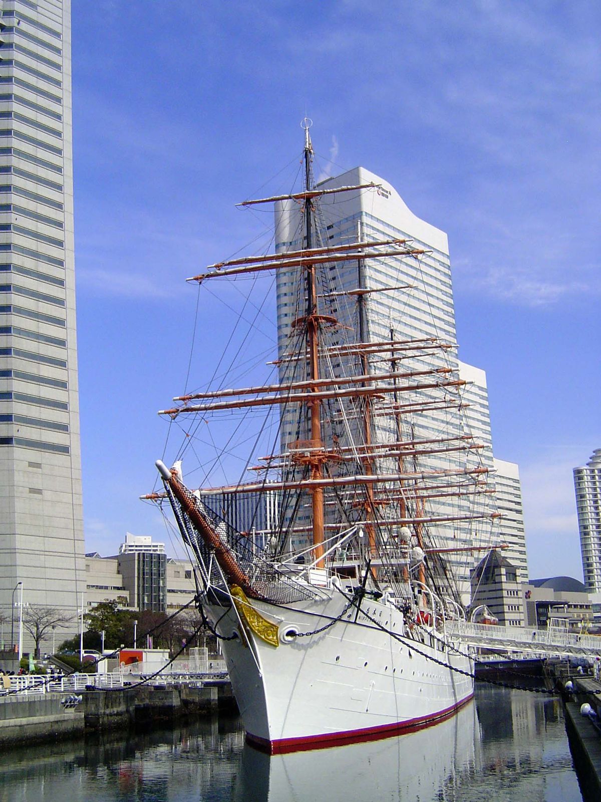 Here, just before we hand back that bicycle, is the Nippon Maru. Like the Hikawa Maru, this ship too was built in 1930, but in this case as 