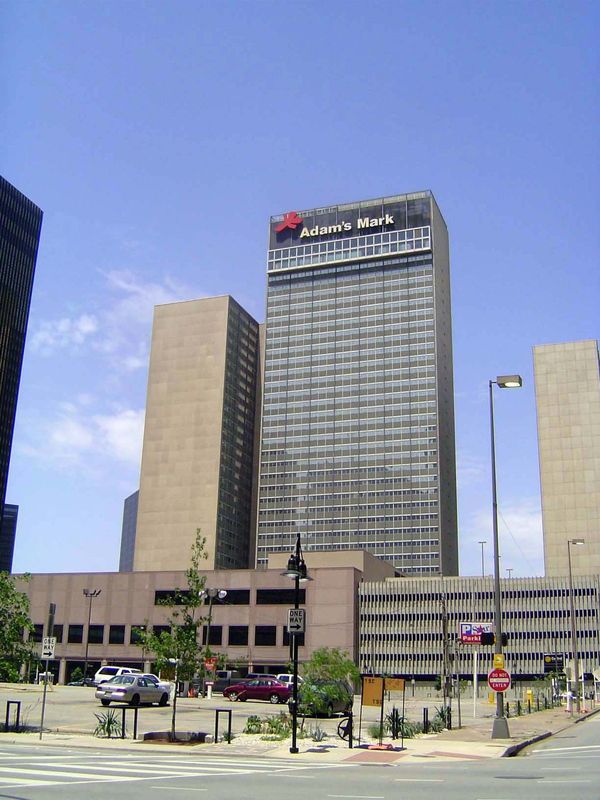 Southland Center was 100 feet higher than anything else in the city when it was built in 1959. The architect was Welton Becket, a prolific f