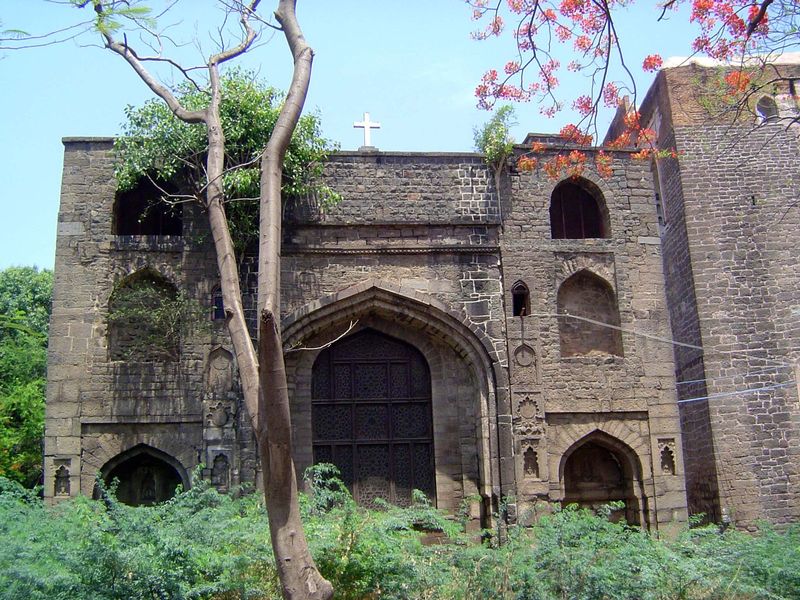 Many of Bijapur's old buildings were converted by the British to other uses. The same old gateway shown in the previous picture was converte