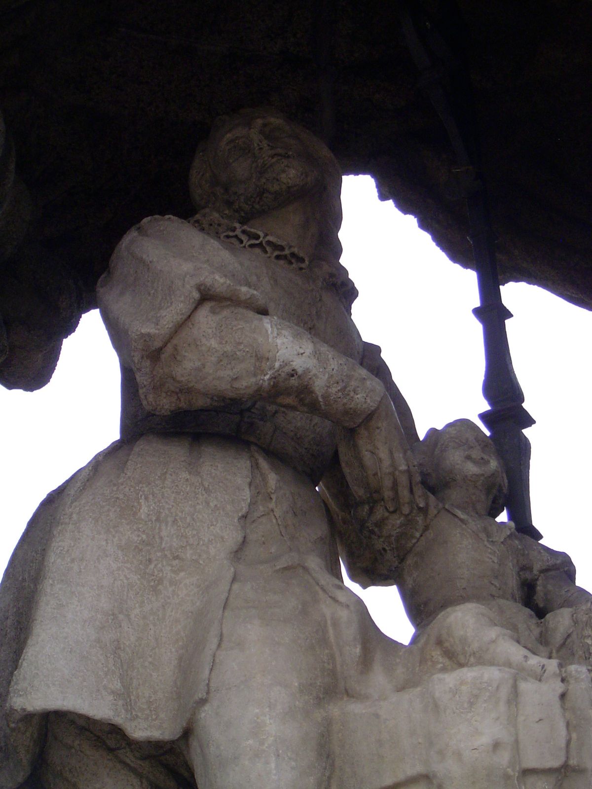 Isidro, despite his fine dress, was a 12th century peasant and is today the patron saint of both farmers and Madrid.