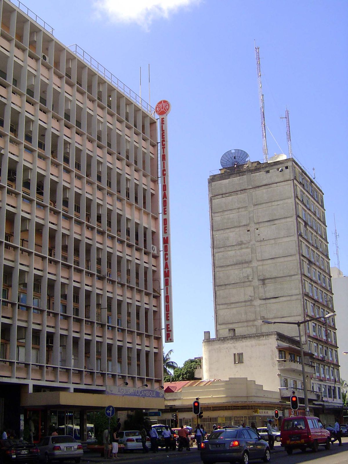 Low rise survivors are spotted between the towers.