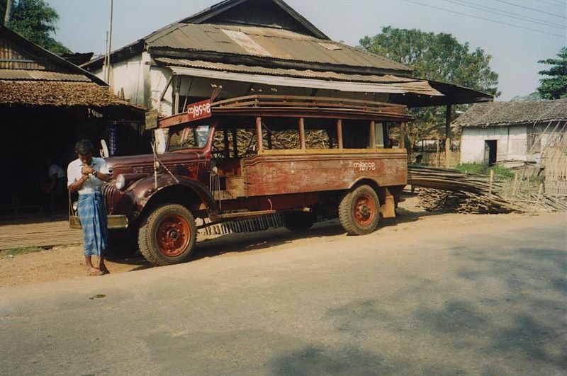 They carry freight, too—in this case, the bamboo that was being offloaded a few pictures back