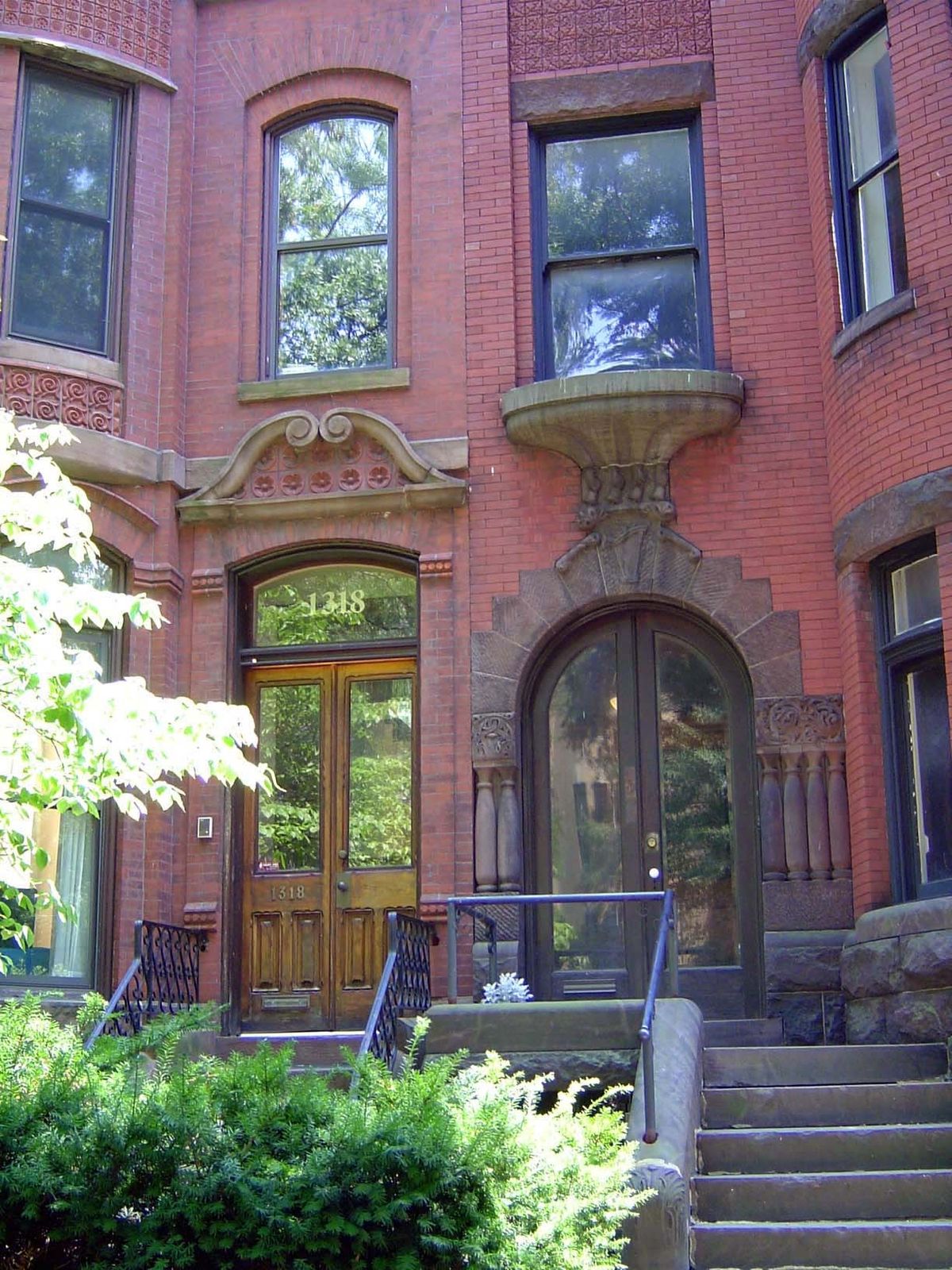 Ambitions and pretensions. Among the most prolific of these architects was Tom Schneider, who built 2,000 houses in Washington. He had bigge