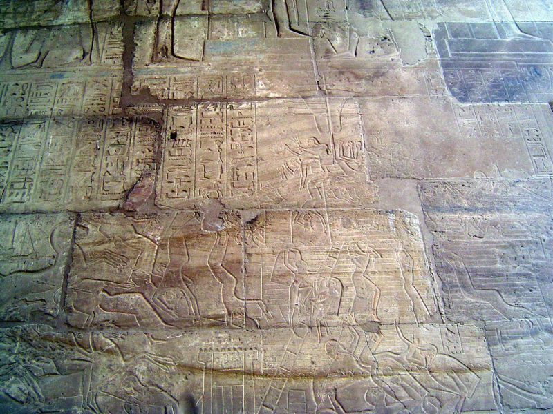 Soldiers use ladders to attack the Hittite fort at Dapur, a location not precisely identified but likely in modern Syria, Lebanon, or Israel