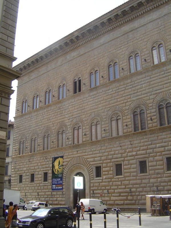 More than a hundred such palazzi were begun between 1450 and 1500. This one is the Strozzi, built between 1489 and 1504 by de Maiano. Someti