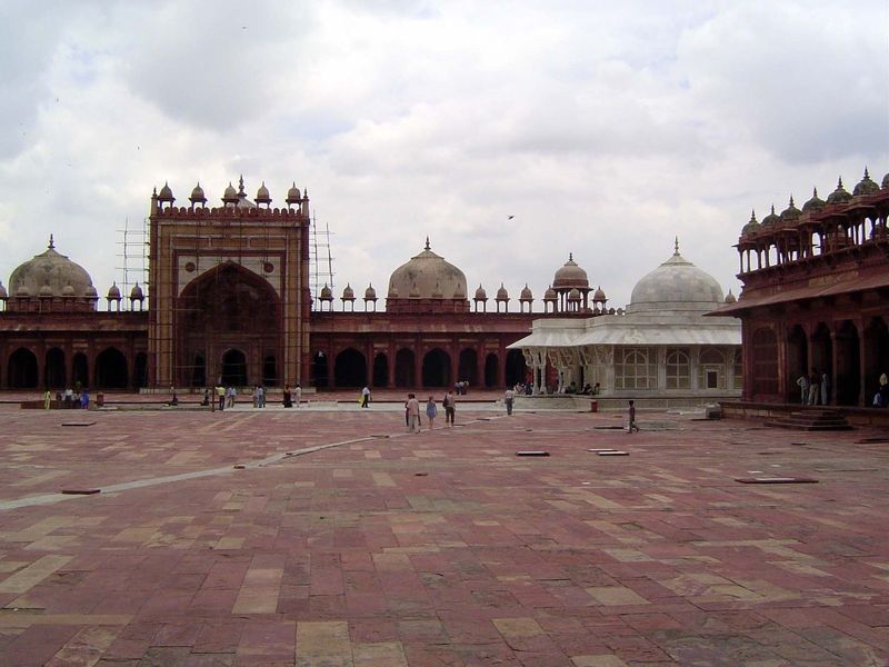 Looking west to the qibla, which gives the direction of prayer. The white tomb is that of Salim Chishti, at whose behest Akbar built Fatehpu