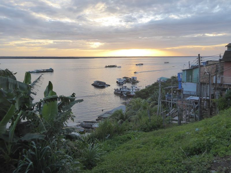 Eight hundred miles from the sea, Manaus was founded in 1669 on the Rio Negro 10 miles above its confluence with the Amazon. Here's the Negr