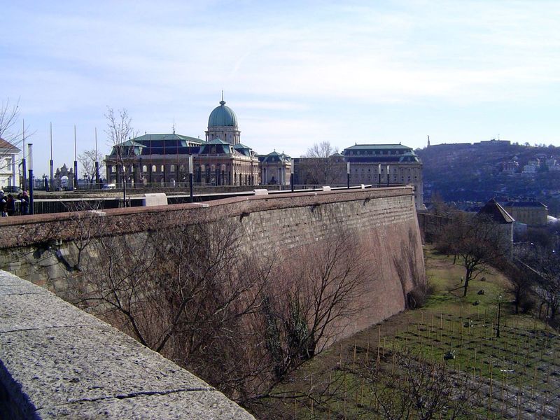 Time to go up top. The site has had palaces for a long time, at least as far back as 1247, when a palace was built by Bela IV. The Turks too