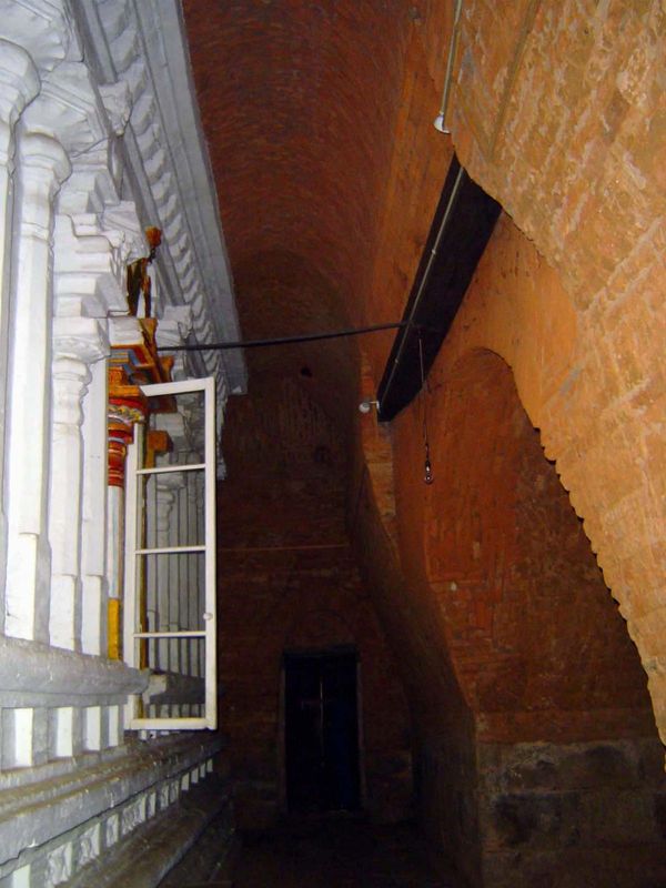 The south side of the U-shaped corridor. The elaborate facing on the inner wall suggested to A. Horcart writing in the 1926 memoirs of the A