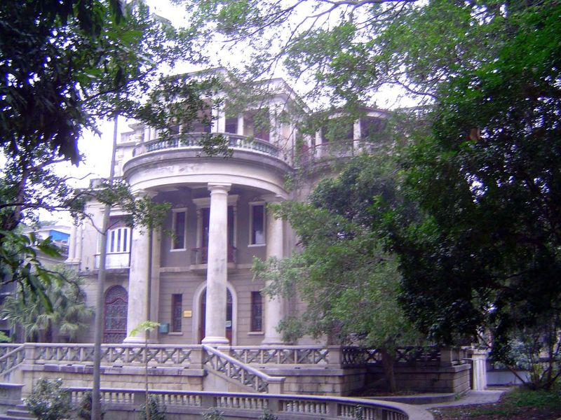 Here's the slightly later villa built by Huang Zhongxun, who had made his fortune in Annam.