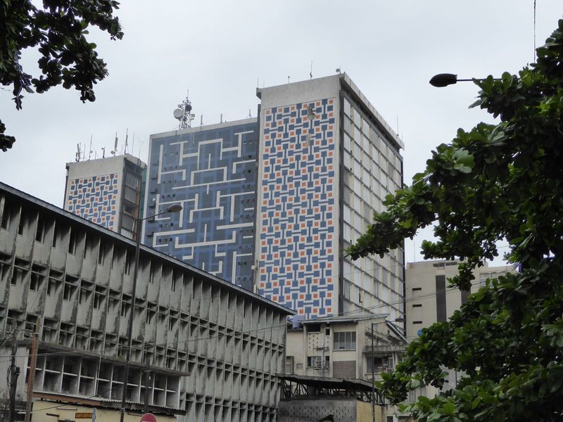 Western House, developed by the National Investment and Property Corporation, was the work of an Accra-based partnership, Nickson and Borys.