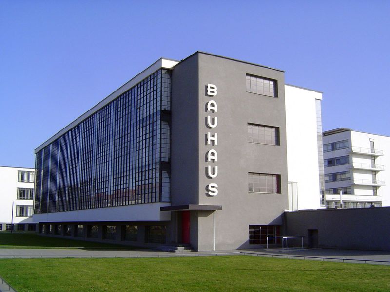 Here is Gropius' original program for the school, as he conceived it in his 1919 "Manifesto and Programme for the Staatliches Bauhaus":

"Le