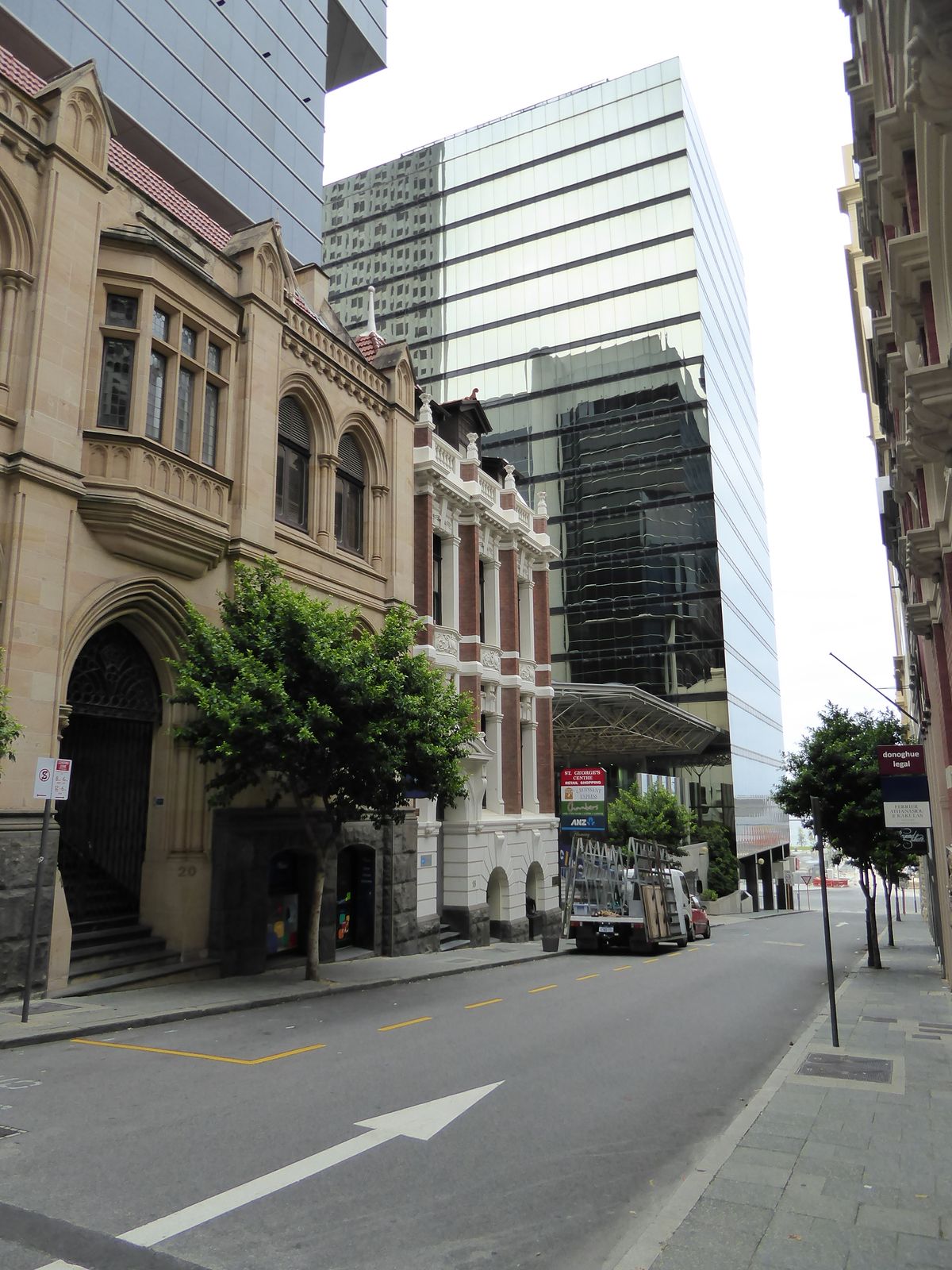 Same architect, Charles Oldham, and he's working in the same year for some more lawyers, but this time in Federation Gothic. No big deal: yo