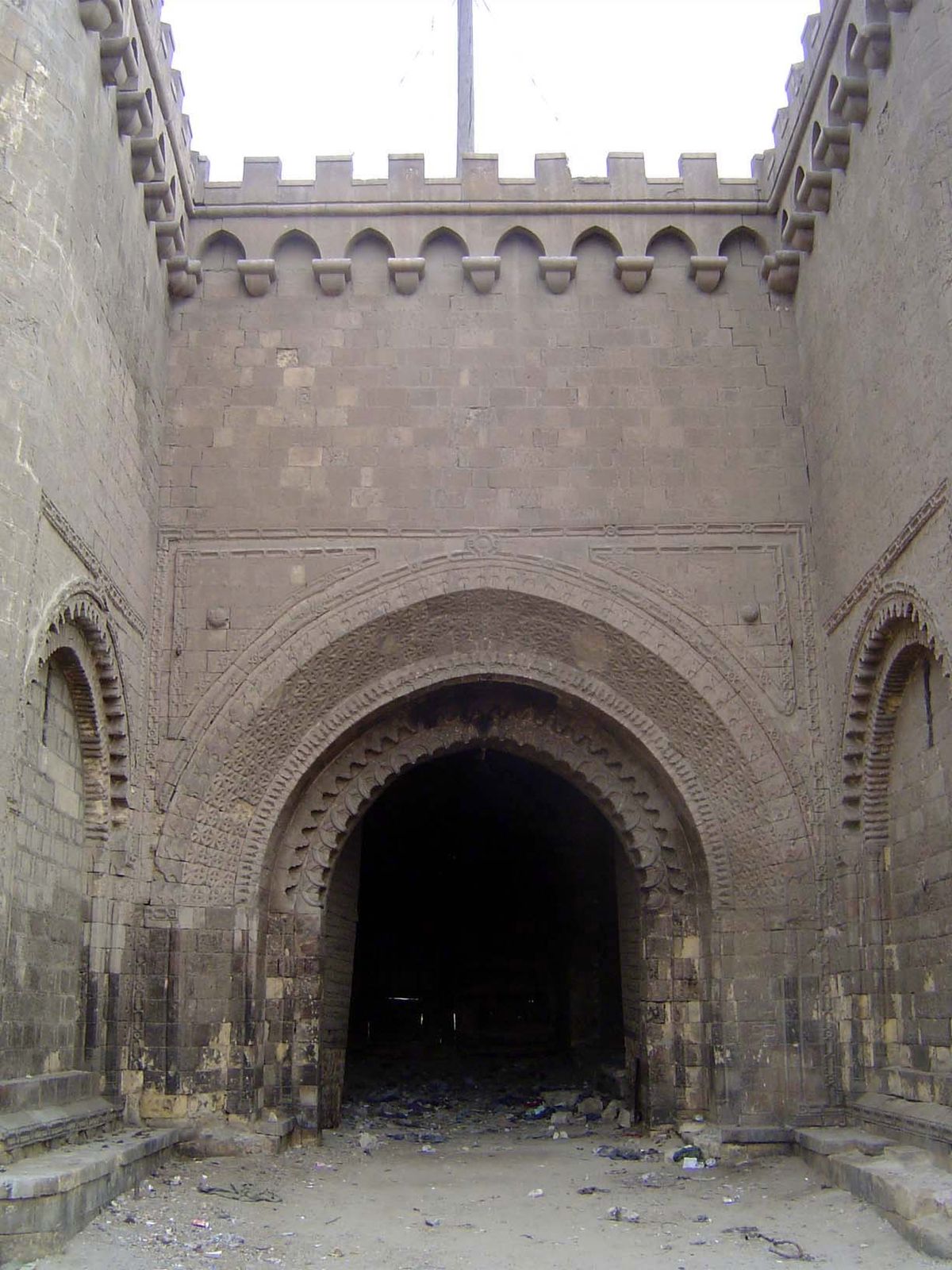 No. 555 This is the Bab al-'Azab, built in 1754 by Radwan Katkhuda to go from the citadel to the city. It's opposite the two buildings in th