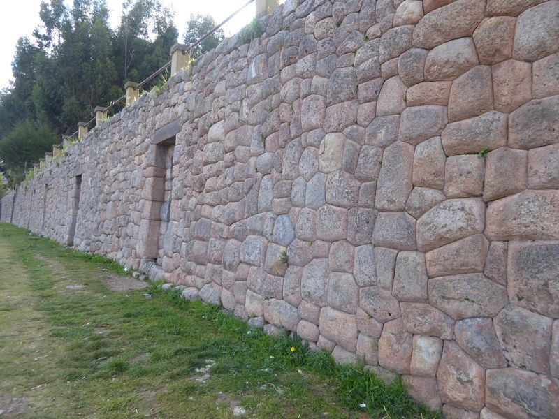 Try an about face and you're up against one of the city's handsomest walls. It's adjacent to the San Cristobal church and is the most visibl