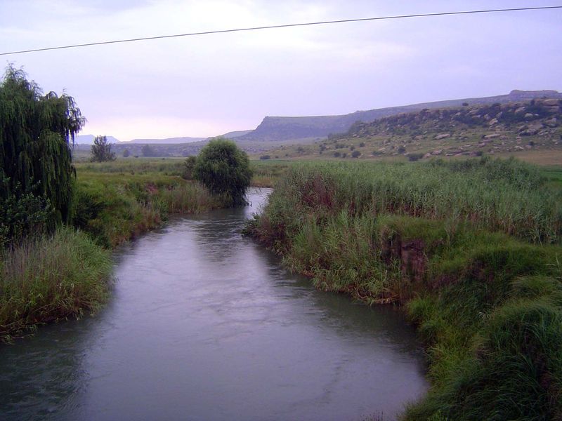 Approaching Clarens and the outliers of the Maluti Mountains.
