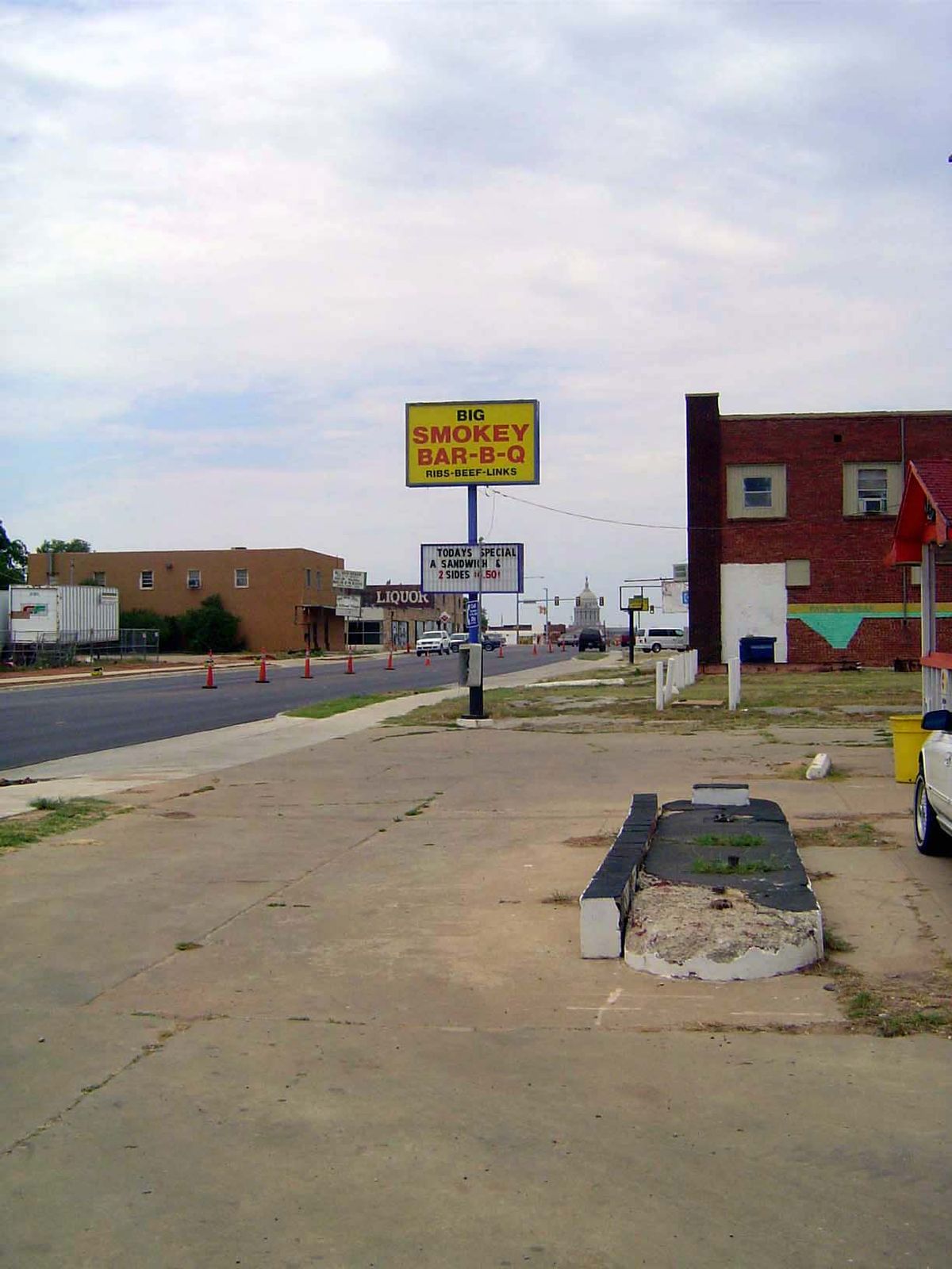 Looking east on 23rd St, with the capital dome in the distance. It's a long way from Heritage Hills, a mile and a half in the distance.
