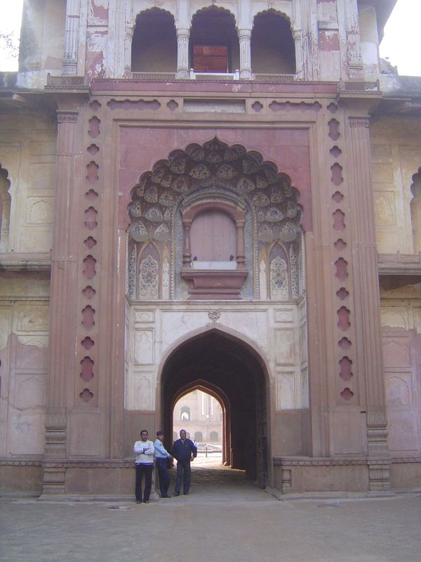 We've moved on a kilometer to the west to the grounds of Safdarjung's tomb. This is the last of the succession of fabulous Mughul tombs, and