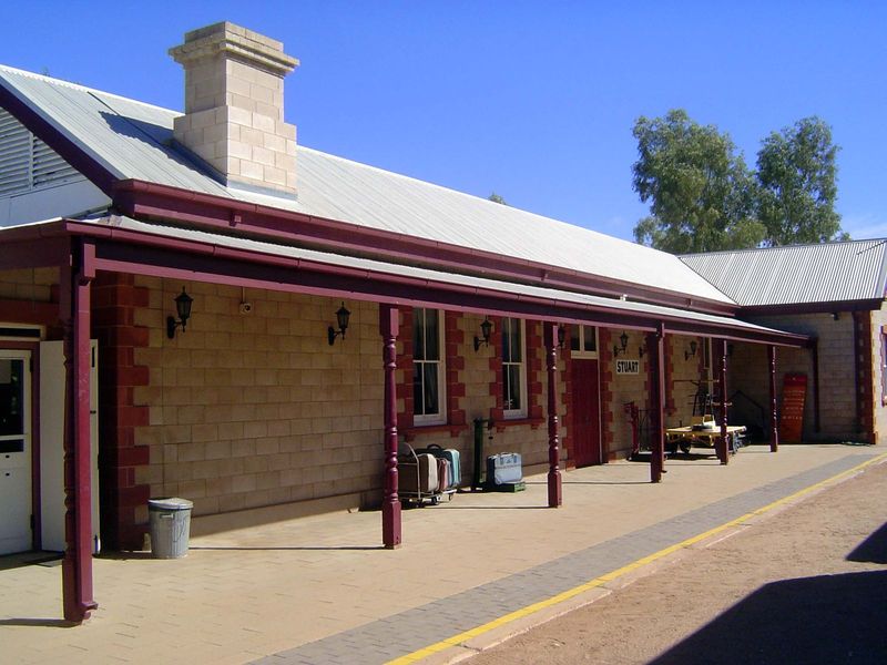 On the way in there's a railroad museum with a reconstruction of the town's original railroad station. The name reads Stuart, because the to