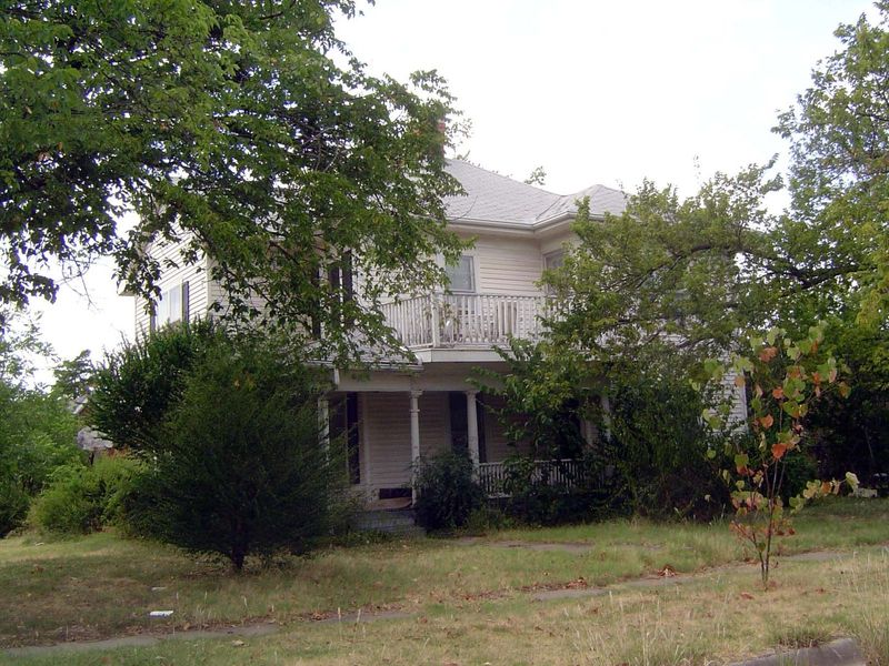This house, at 901 Northwest 91st, sold in 2004 for $62,500.