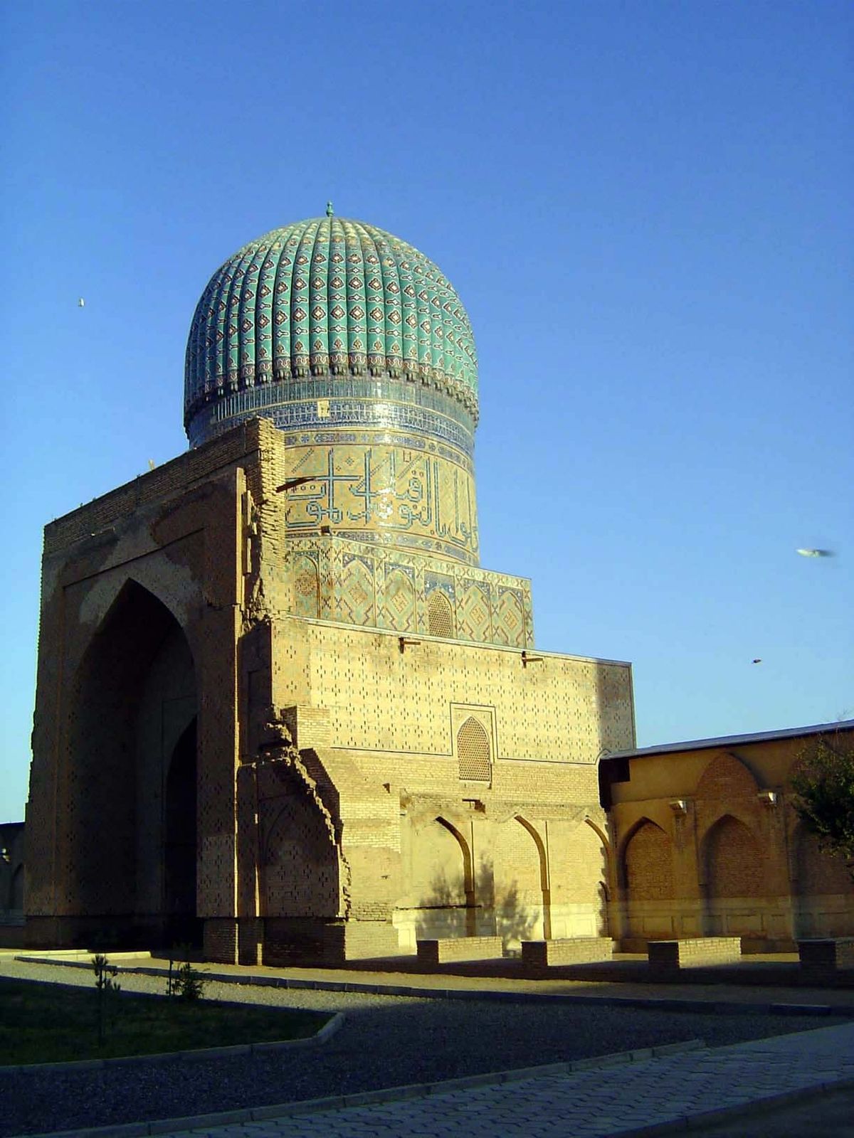 Originally, the mosque had massive colonnades all around; they've been omitted from the reconstruction.