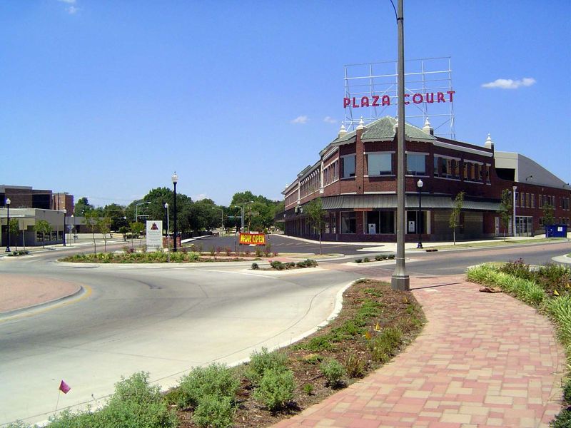 We've come around the corner. Walker is on our right and heading north, while Classen Boulevard heads northwesterly. The streetcars might ha