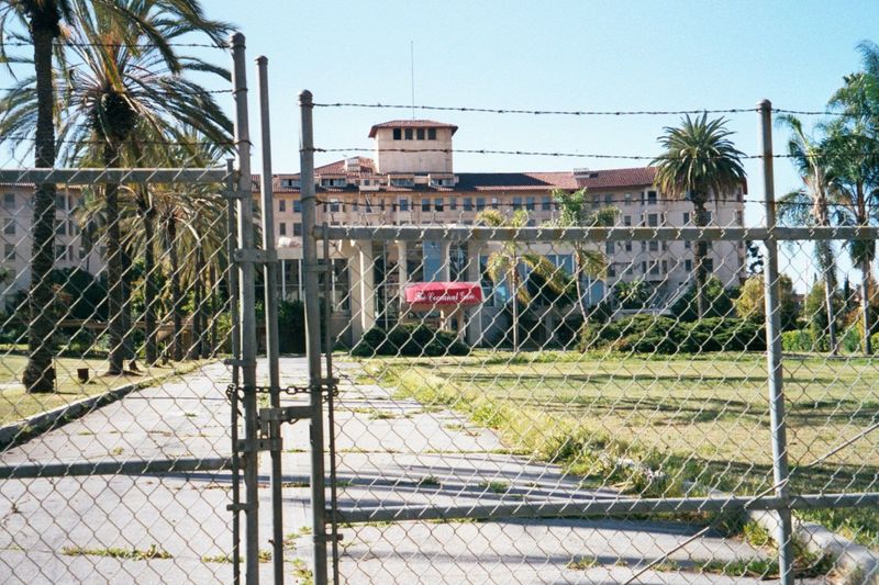 The former Ambassador Hotel on Wilshire Boulevard was designed by Myron Hunt and opened in 1921 on the site of a former dairy farm. Marking 