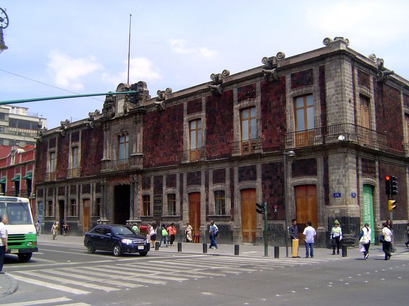 Until 1960, this was the Antigua Casa de los Condes de Santiago Calimaya. Though renovated in 1778, the building was erected in 1536 and was