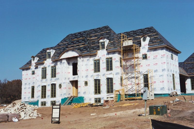 Naked, this house was not so different from a—gasp!—manufactured home.