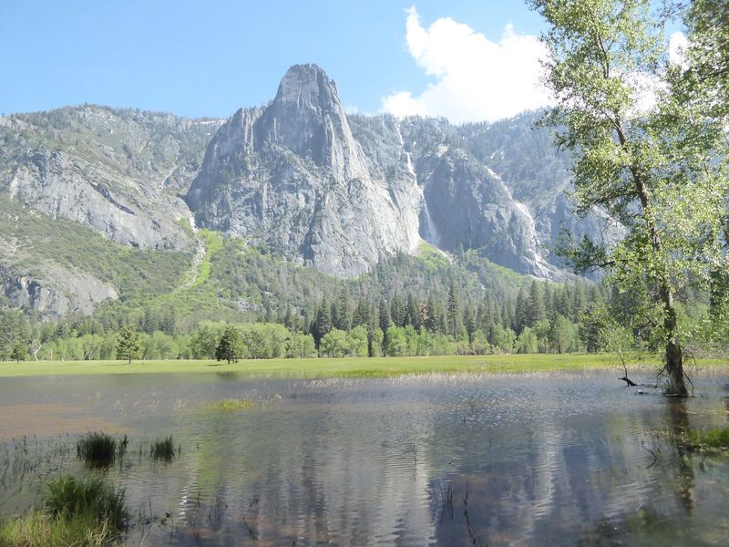 Large parts of the valley floor were correspondingly flooded.