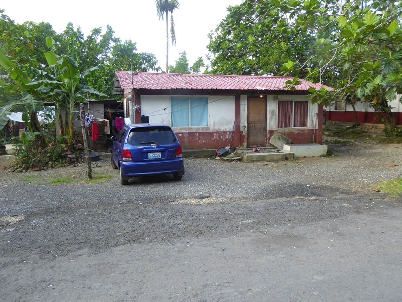 Another house in central Kolonia.