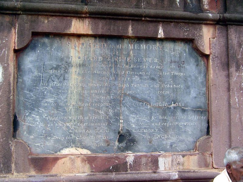 Dated 1833, it marks the grave of the commander of the Aurangabad Division of the Bengal Army. The phrasing is eloquent but highly formulaic