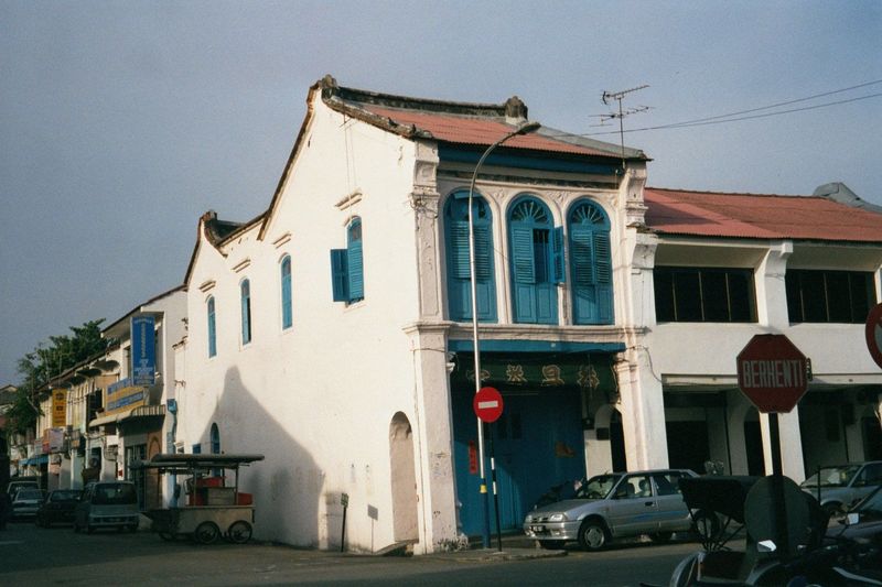 Most shophouses date from the late 19th century, when they replaced timber structures. Few are owner-occupied, however, because George Town'