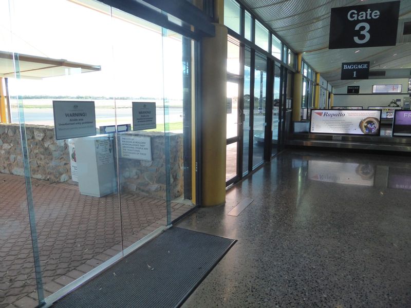 Nothing noteworthy about the Kalgoorlie departure lounge? Your eyes aren't sharp enough. OK: we'll blame the cameraman. But see that sign on