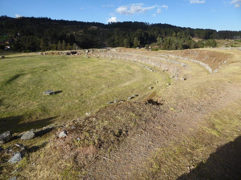 This Inca reservoir on the east side of the Rodadero was discovered only in 1968 and has subsequently been unearthed.