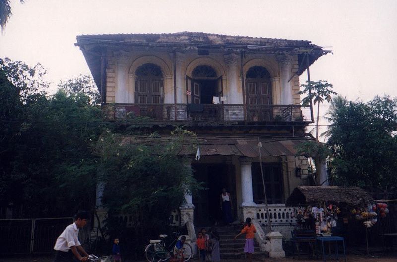 Very few of the surviving homes of this type are still single-family dwellings; many have been converted to public uses.