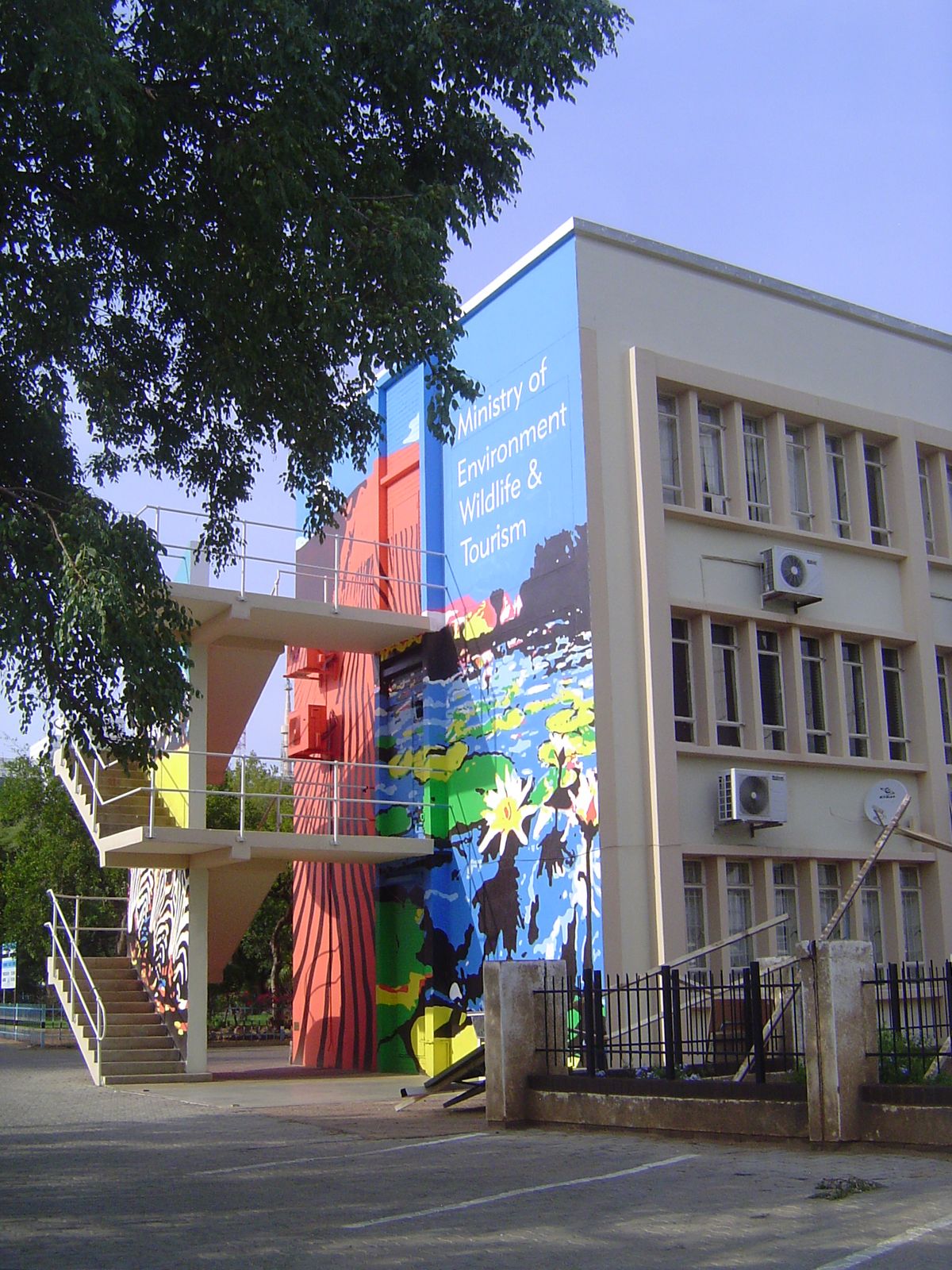 An example of the city's first-generation government buildings.