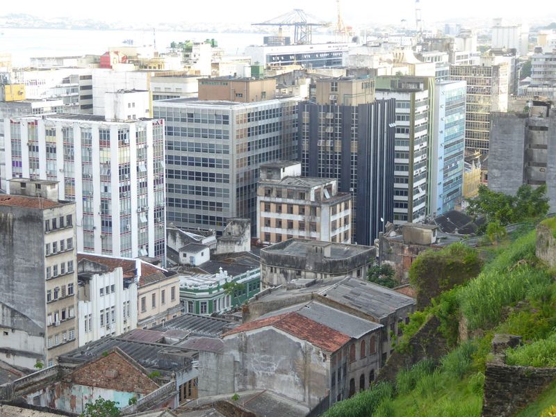 The district name needs no translation: it's Comercio.