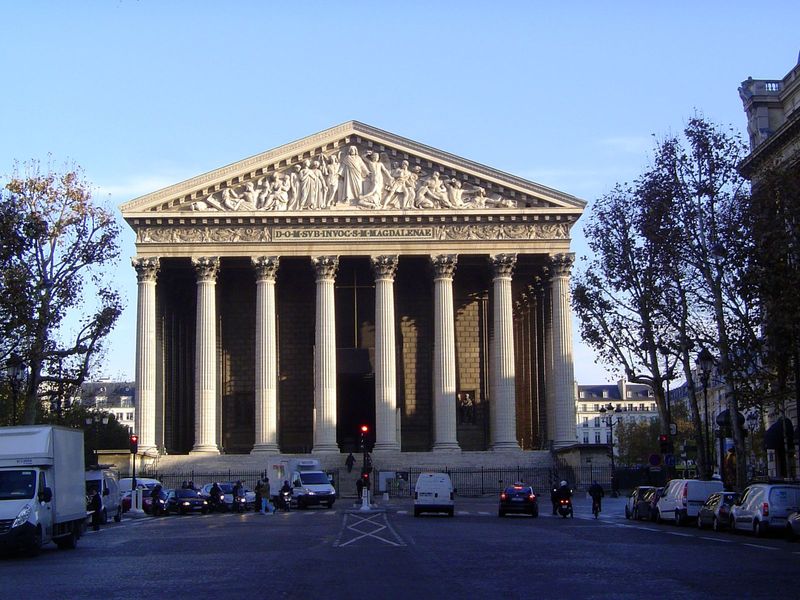 Napoleon loved this stuff. The Church of the Madeleine Mary Magdelene, that is was commissioned by Louis XV in 1757. The original plan calle