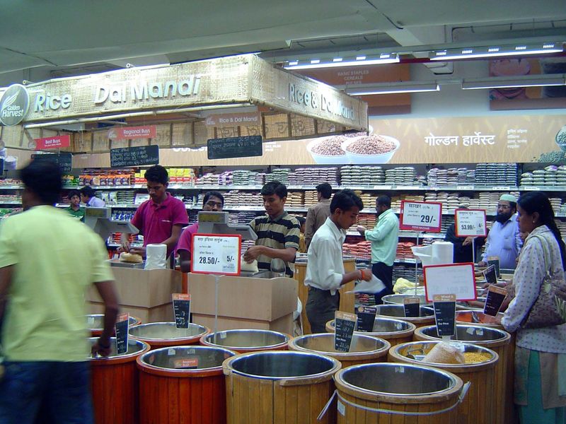 Inside the mall, there is a supermarket with its own grain shop. Big Bazaar, by the way, is a chain, its owner a fan of Sam Walton.