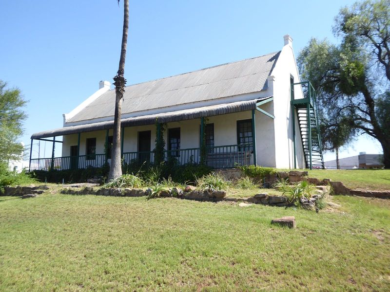 Upington itself began as another mission station. Here's Schroder Cottage, home of the founding missionary. He arrived in the 1870s, when no