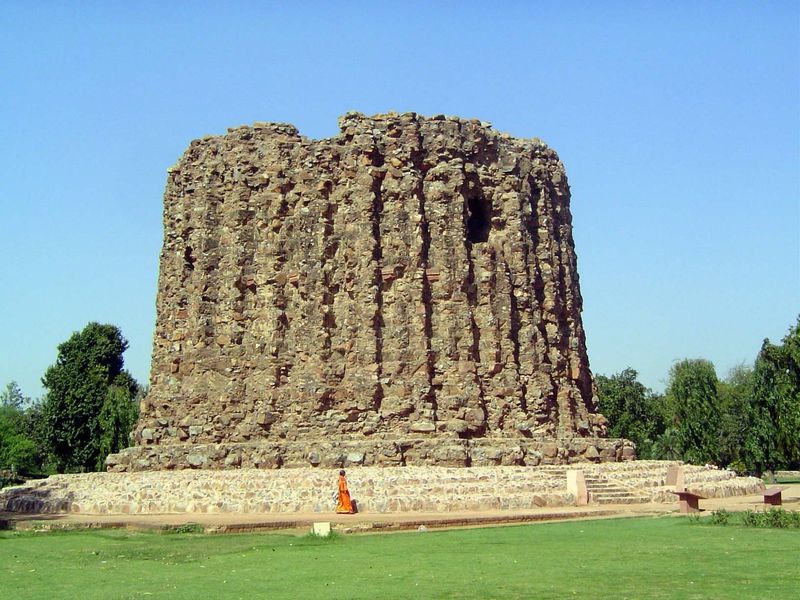 The unfinished Alai Minar, intended to be twice the height of the Qutb Minar but abandoned in 1316 at the death of Alauddin Klalji.