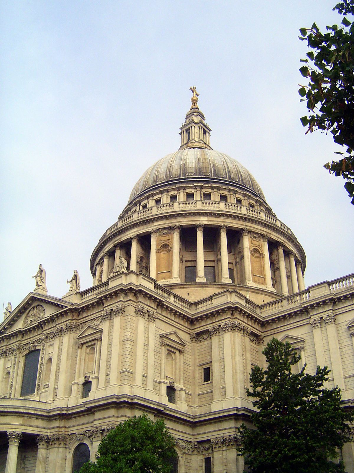 Domes often have two shells separated by a hollow space. Uniquely, St. Paul's has three, the third being conical and entirely hidden from vi