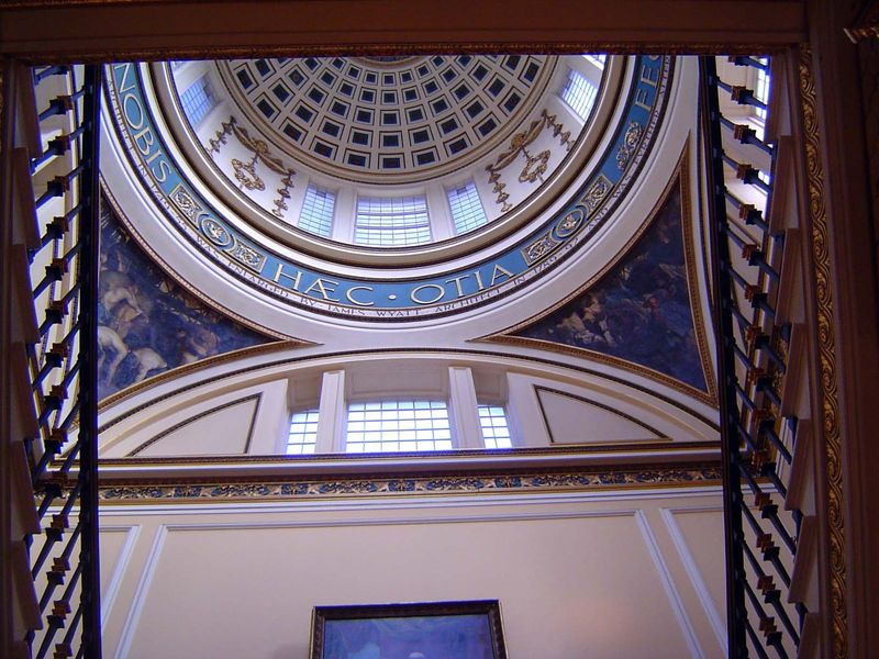 The interior of the town hall was gutted in 1795, which created the opportunity for James Wyatt to add the dome. The drum carries the city's