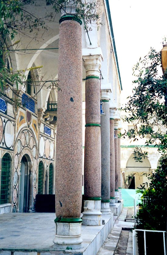 Near the old fortress, El-Jazzar built a mosque surrounded by a courtyard whose portico is lined with columns taken from Caesarea.
