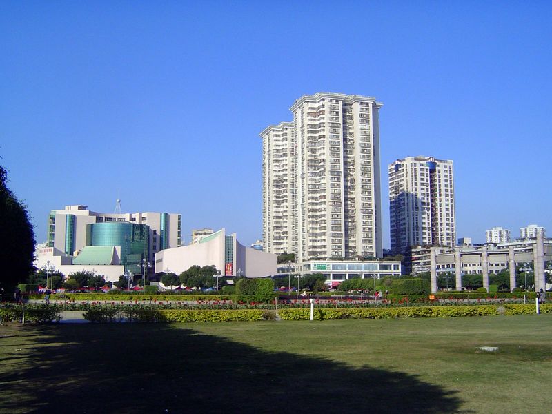 Still along the waterfront: People's Square Park and the Xinhaigang shopping mall.